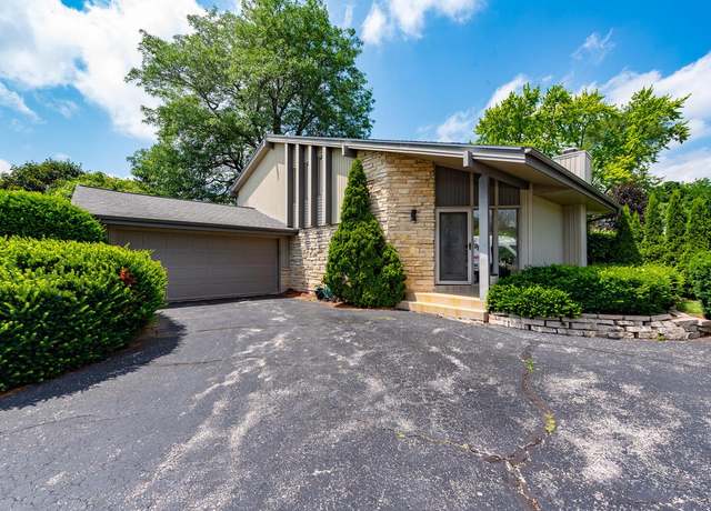 Property at 17020 Deer Park Dr, Brookfield, WI 53005, 3 beds, 1.5 baths