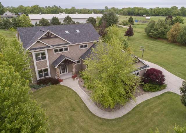 Property at W341N7120 Northern Lights Dr, Oconomowoc, WI 53066, 4 beds, 3 baths