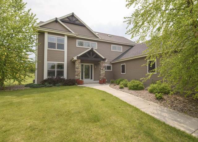 Property at W341N7120 Northern Lights Dr, Oconomowoc, WI 53066, 4 beds, 3 baths