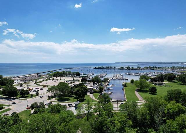 Property at 1919 N Summit Ave Unit 11C, Milwaukee, WI 53202, 2 beds, 2.5 baths