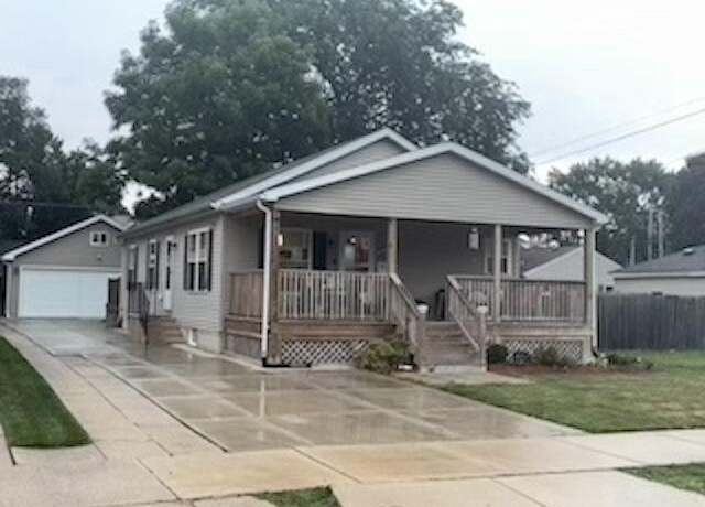 Property at 2318 Jerome Blvd, Racine, WI 53403, 2 beds, 2 baths