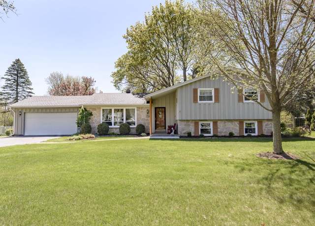 Property at 17865 Elm Terrace Cir, Brookfield, WI 53045, 4 beds, 2.5 baths