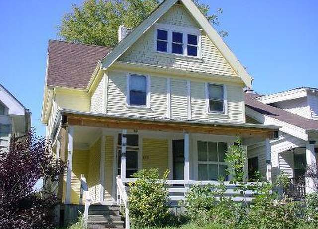 Property at 3215 N 20th St, Milwaukee, WI 53206, 3 beds, 1 bath