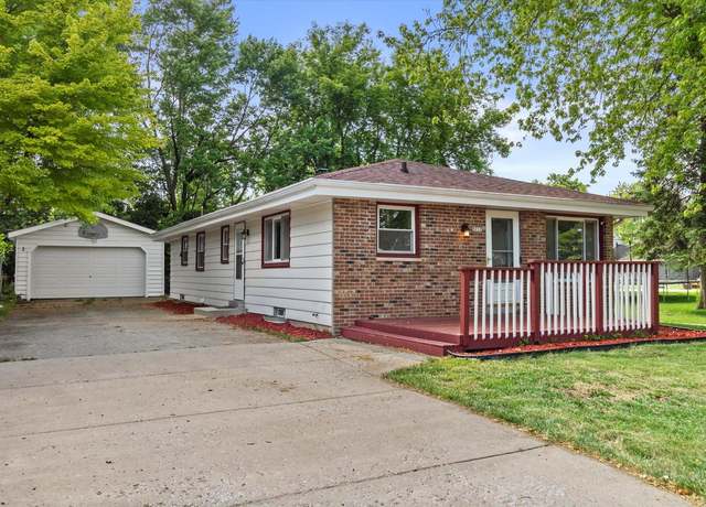 Property at 5717 S 42nd St, Greenfield, WI 53221, 4 beds, 1.5 baths