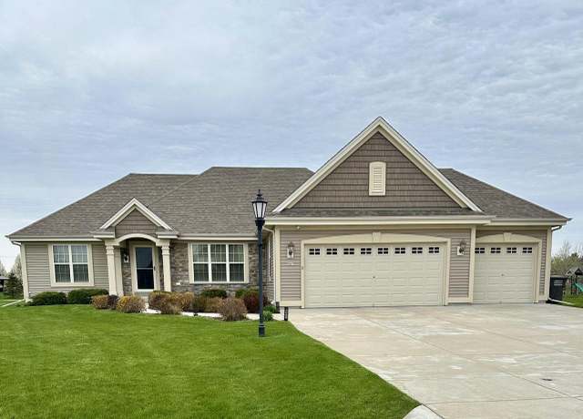 Property at 901 Hastings Dr, Eagle, WI 53119, 3 beds, 2 baths