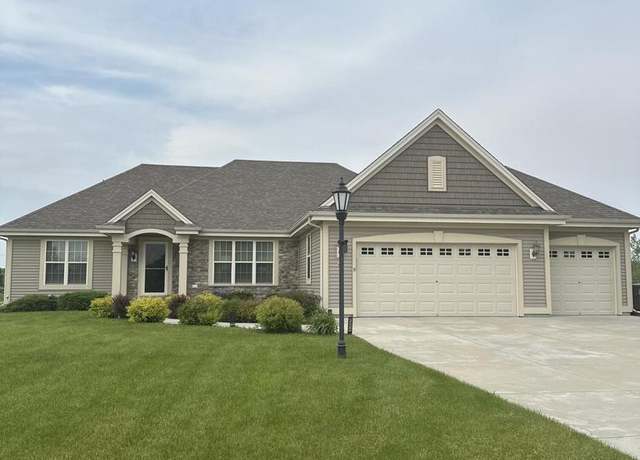 Property at 901 Hastings Dr, Eagle, WI 53119, 3 beds, 2 baths