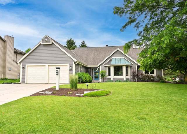 Property at 4015 S Wilshire Dr, New Berlin, WI 53151, 4 beds, 3 baths