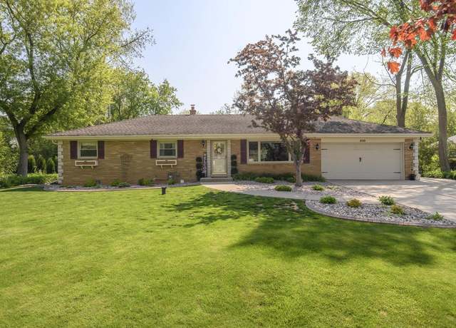 Property at 310 S Park Blvd, Brookfield, WI 53005, 3 beds, 1.5 baths