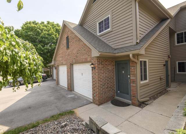Property at 18695 Brookfield Lake Ct #38, Brookfield, WI 53045, 3 beds, 2 baths