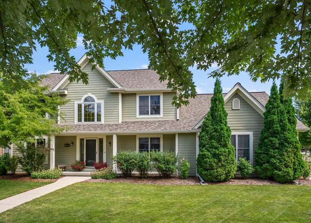 Property at 1090 Canary Ct, Grafton, WI 53024, 4 beds, 2.5 baths