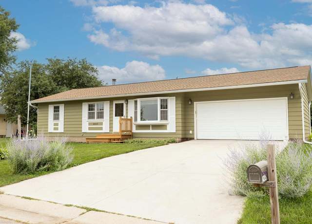Property at 4215 Sunnyside Dr, La Crosse, WI 54601, 3 beds, 2 baths