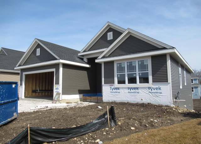 Property at 1130 Oxbow Ct, Pewaukee, WI 53072, 3 beds, 2 baths