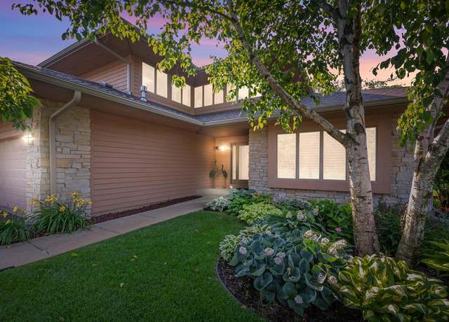 Property at 1117 E Sweetbriar Ln #22, Hartland, WI 53029, 4 beds, 4 baths