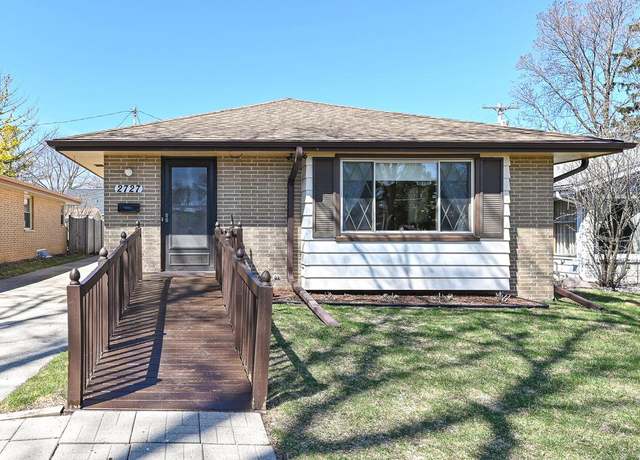 Property at 2727 S 83rd Pl, West Allis, WI 53219, 3 beds, 2.5 baths