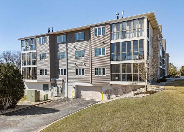 Property at 239 Oconomowoc Pkwy #239, Oconomowoc, WI 53066, 2 beds, 2 baths