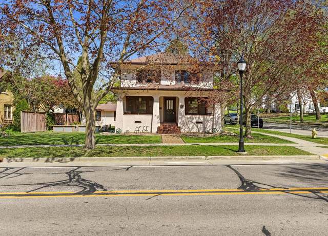 Property at 239 S East Ave, Waukesha, WI 53186, 3 beds, 1.5 baths