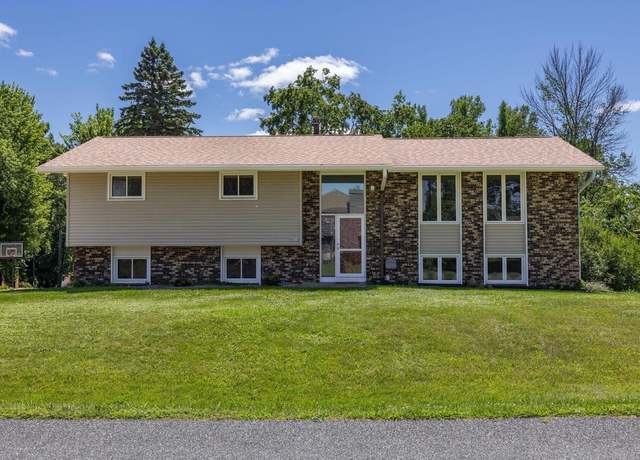 Property at W5719 Heatherwood Pl, La Crosse, WI 54601, 4 beds, 3 baths