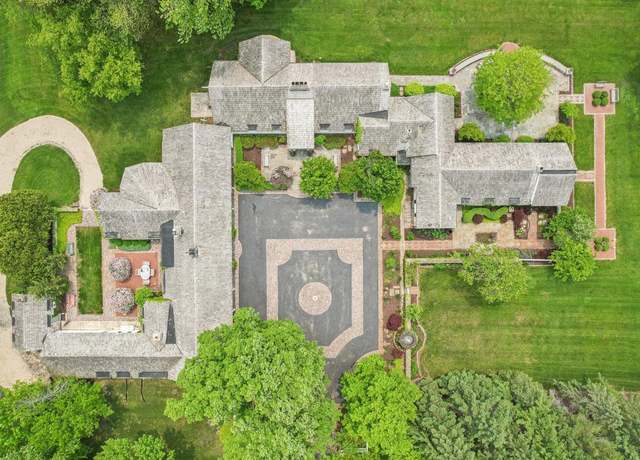 Property at 625 E Juniper Ln, Mequon, WI 53092, 5 beds, 5 baths