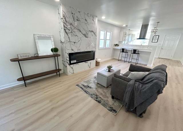 Property at 3041 N 52nd St, Milwaukee, WI 53210, 3 beds, 1.5 baths