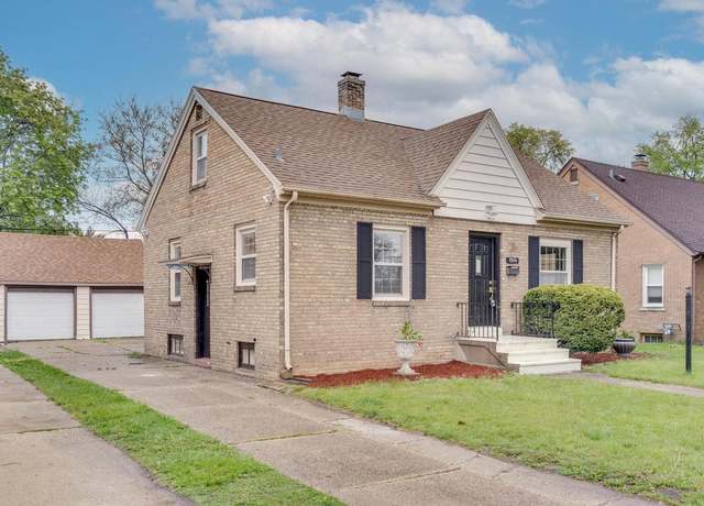 Property at 1904 75th St, Kenosha, WI 53143, 3 beds, 1 bath