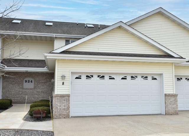 Property at 924 Prairie Gdns #8, Kewaskum, WI 53040, 2 beds, 2 baths