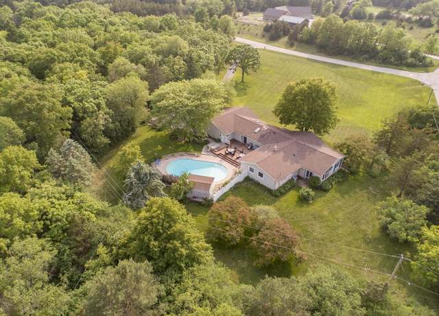 Property at W338S4370 Drumlin Dr, Dousman, WI 53118, 4 beds, 2.5 baths