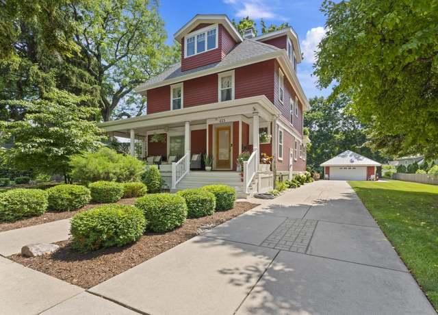 Property at 613 W Labelle Ave, Oconomowoc, WI 53066, 4 beds, 2.5 baths