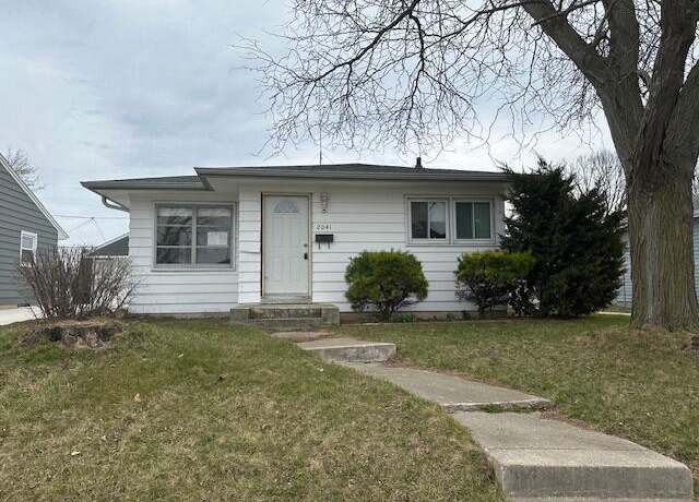 Property at 2041 Georgia Ave, Racine, WI 53404, 3 beds, 2 baths