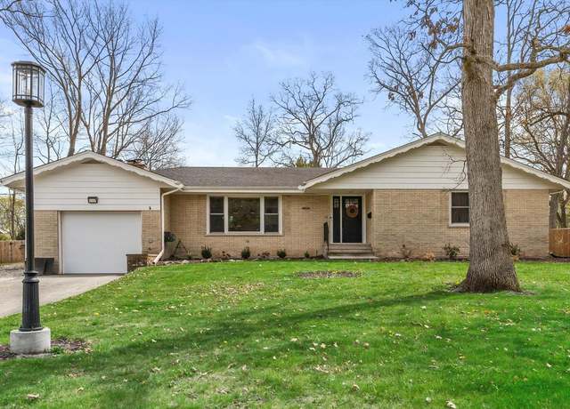 Property at 3401 100th St, Pleasant Prairie, WI 53158, 4 beds, 3 baths