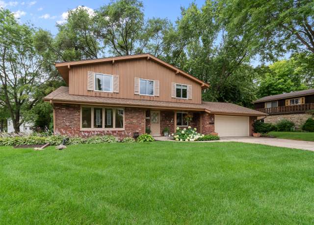 Property at 8819 Garden Ln, Greendale, WI 53129, 3 beds, 2.5 baths