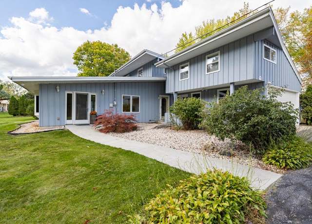 Property at 4705 Highland Park Dr, Slinger, WI 53086, 3 beds, 1.5 baths
