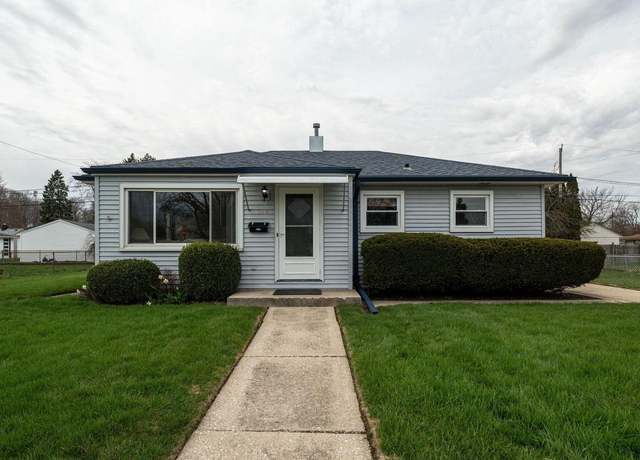 Property at 318 Mertens Ave, Racine, WI 53405, 3 beds, 2 baths