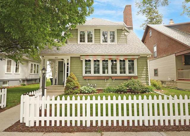Property at 2011 N 9th St, Sheboygan, WI 53081, 4 beds, 1.5 baths