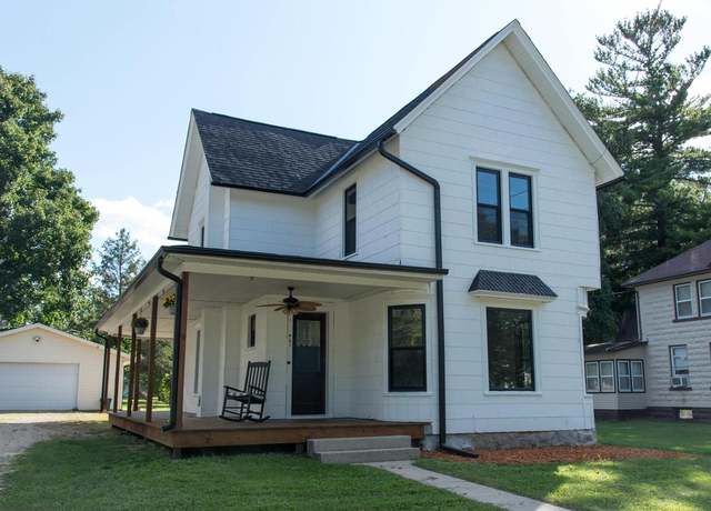 Property at 427 E Madison Ave, Milton, WI 53563, 3 beds, 2.5 baths