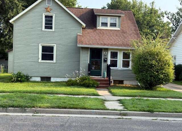 Property at 612 W Oak St, Sparta, WI 54656, 2 beds, 1.5 baths