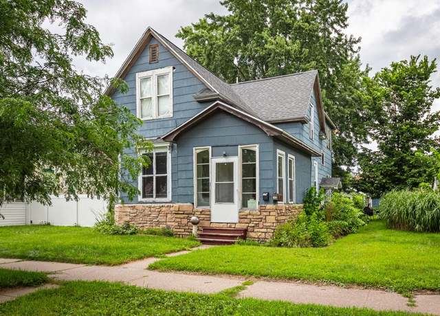 Property at 1229-1231 13th Street South St, La Crosse, WI 54601, 4 beds, 2 baths