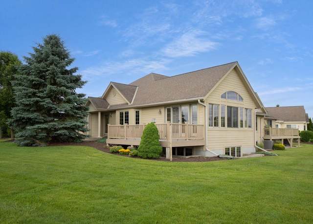 Property at 200 Eagles Cove Cir, North Prairie, WI 53153, 3 beds, 3 baths