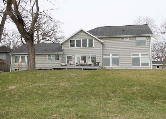 Property at 27447 N Lake Dr, Waterford, WI 53185, 3 beds, 2.5 baths
