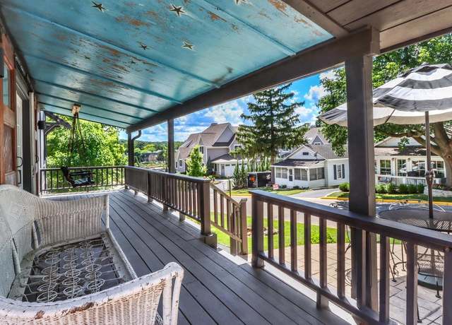 Property at 303 Bay View Ave, Fontana, WI 53125, 3 beds, 2 baths