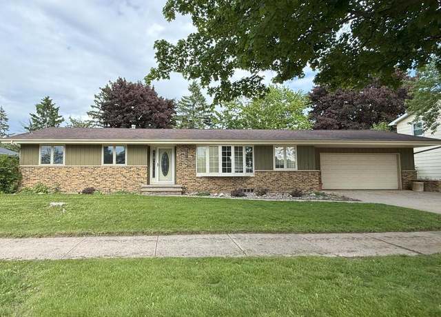 Property at 1124 Tullar Rd, Neenah, WI 54956, 3 beds, 1.5 baths