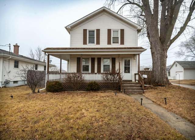 Property at 720 76th St, Kenosha, WI 53143, 3 beds, 1.5 baths