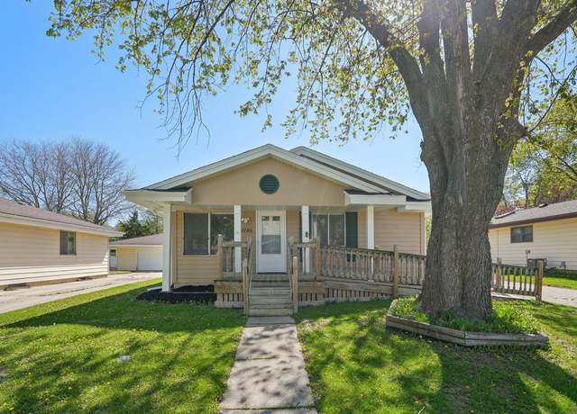 Property at 8246 N 106th St, Milwaukee, WI 53224, 4 beds, 1.5 baths
