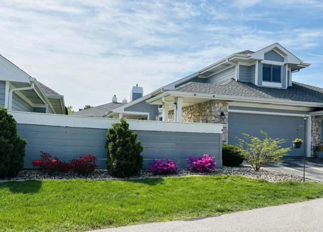 Property at 14048 W Waters Edge Trl, New Berlin, WI 53151, 3 beds, 2.5 baths