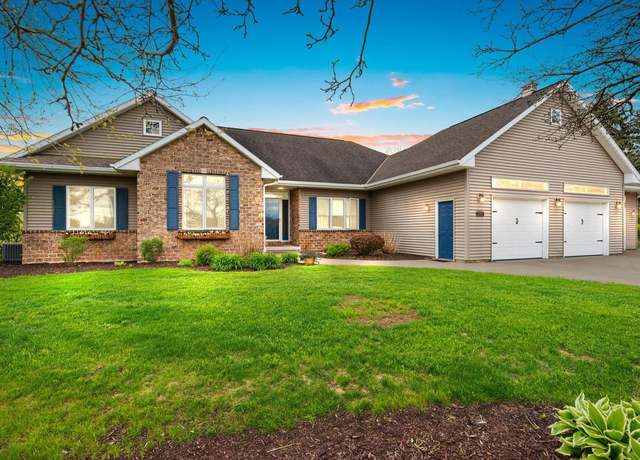 Property at 2710 Trillium Ct, Manitowoc, WI 54220, 4 beds, 3.5 baths