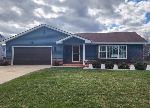 Property at 8201 S Lauree Ln, Oak Creek, WI 53154, 3 beds, 2.5 baths