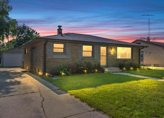 Property at 2732 S 15th St, Sheboygan, WI 53081, 3 beds, 1.5 baths