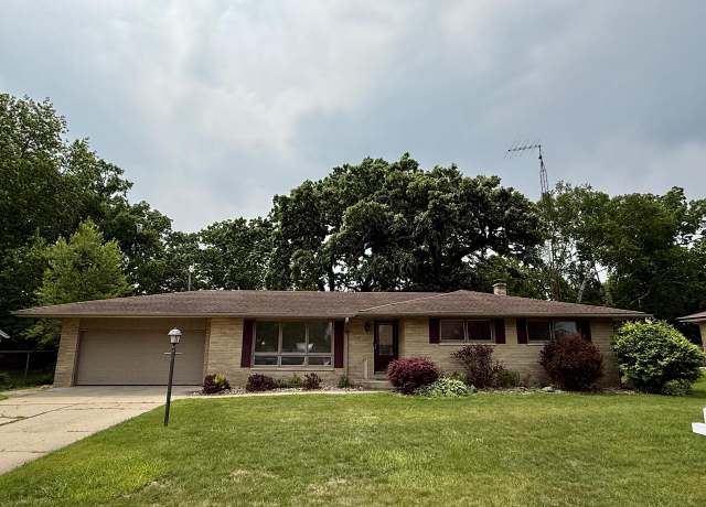 Property at 4205 86th St, Kenosha, WI 53142, 3 beds, 2 baths
