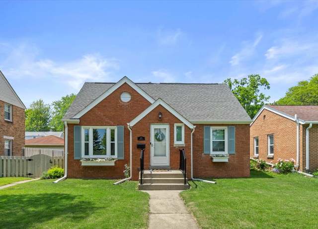 Property at 155 Glenview Ave, Wauwatosa, WI 53213, 4 beds, 1 bath
