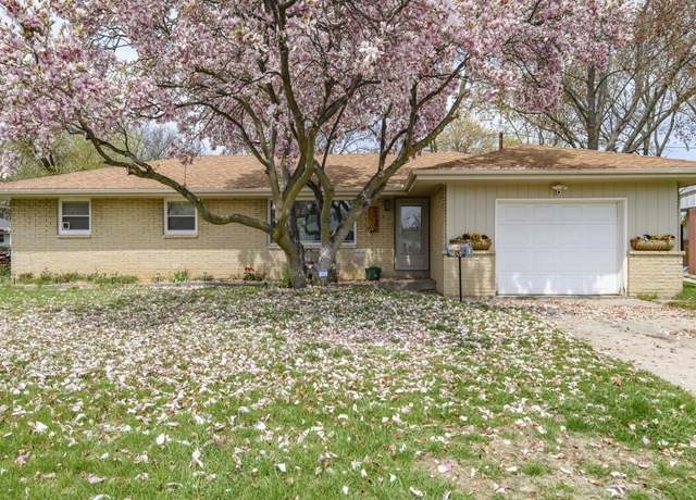 Property at 2334 W Custer Ave, Glendale, WI 53209, 3 beds, 1.5 baths