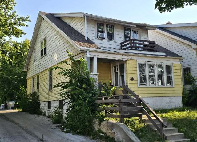 Property at 2214 W Auer Ave, Milwaukee, WI 53206, 4 beds, 1.5 baths